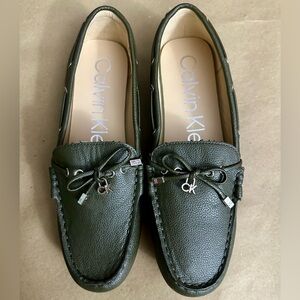 NEW - Calvin Klein Pebbled Olive Linca Loafers Size 10